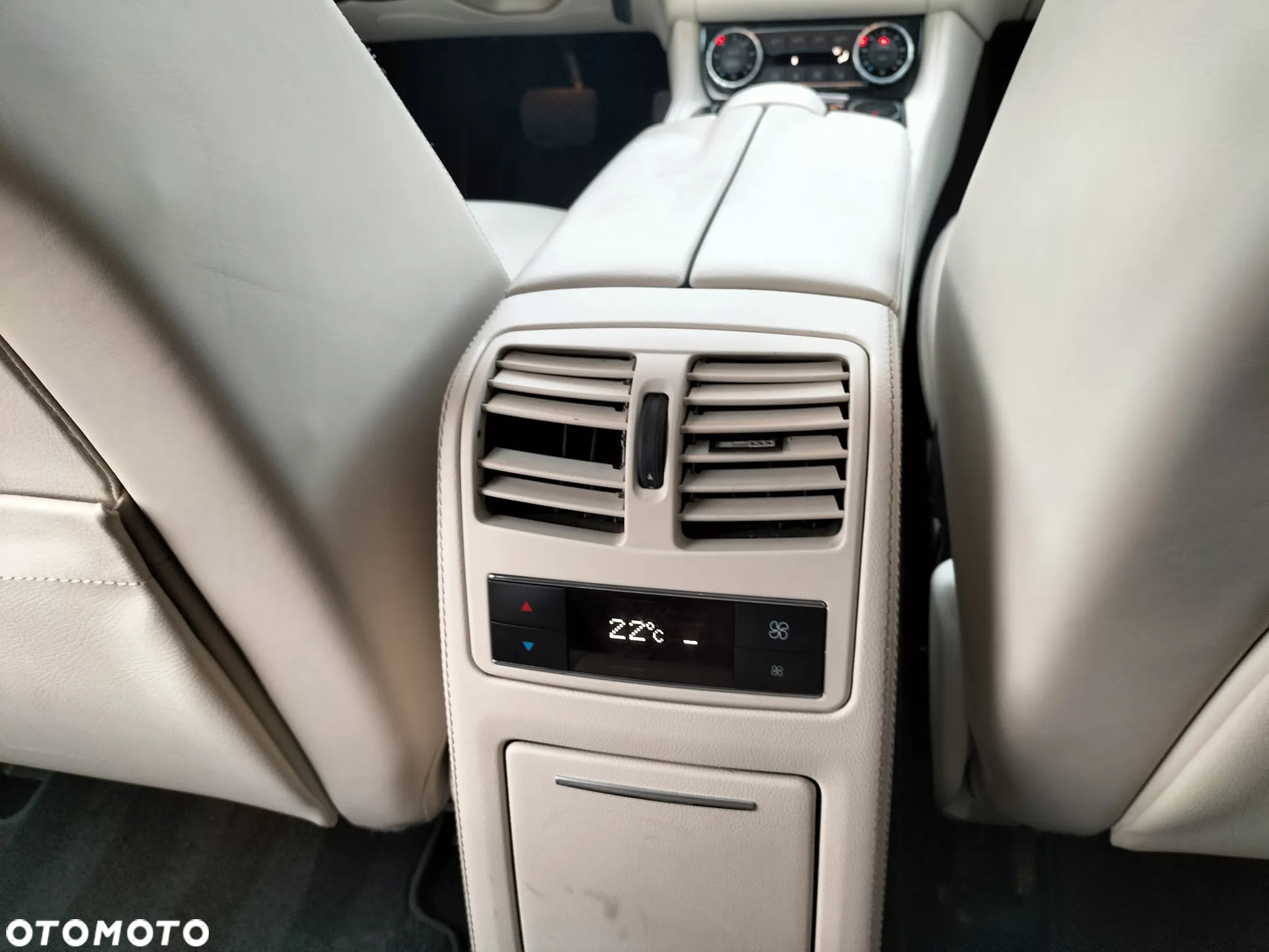 Mercedes-Benz CLS 350 CDI 4-Matic BlueEff - 28