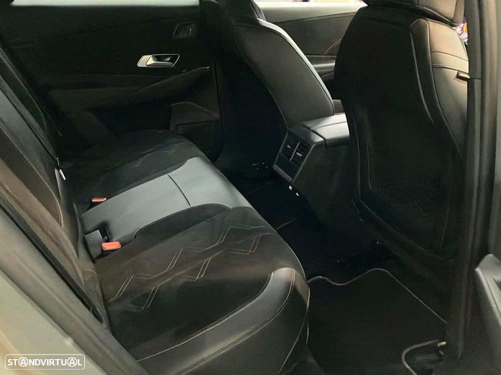 DS DS7 Crossback - 17