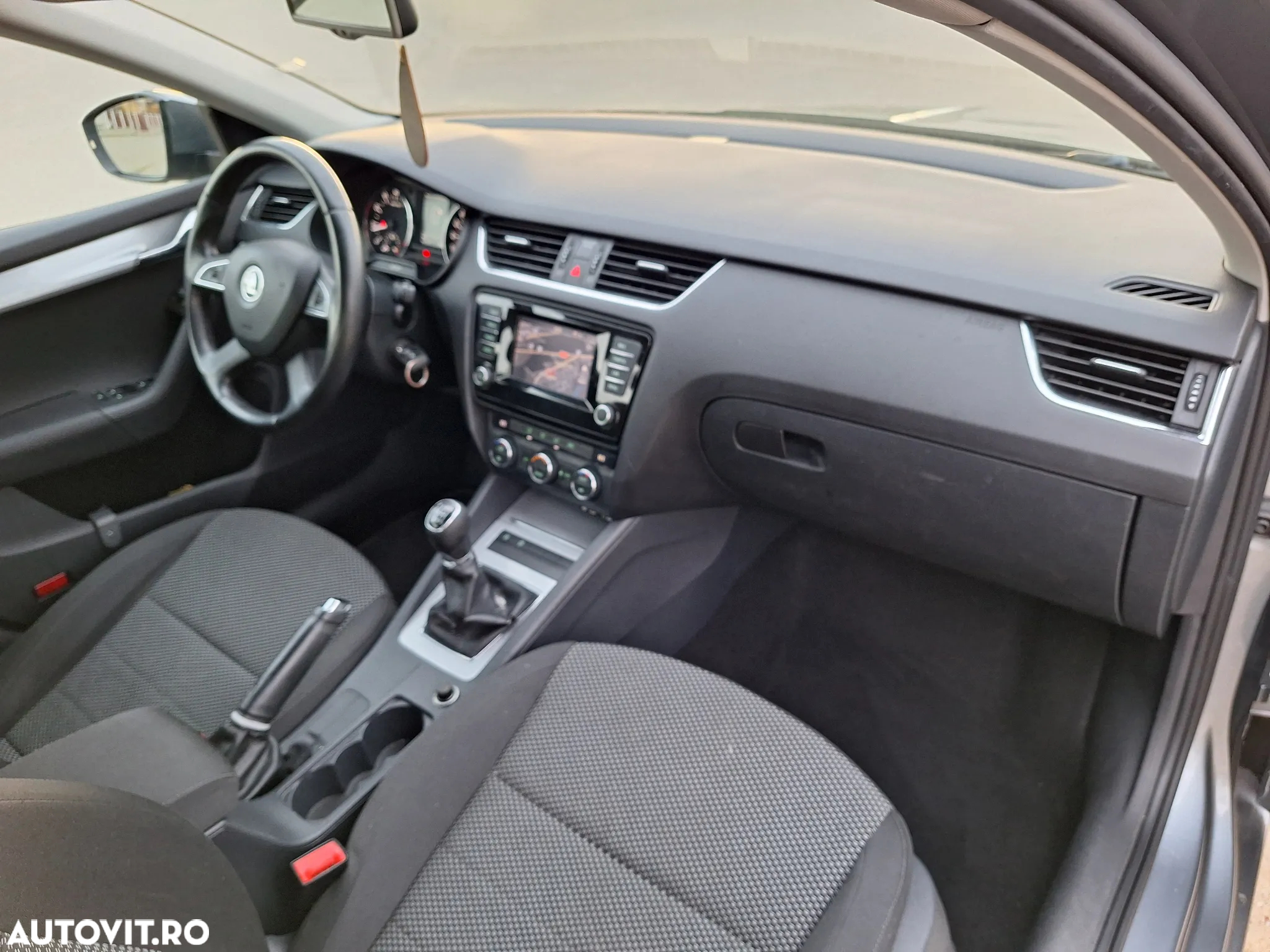 Skoda Octavia 1.4 TSI ELEGANCE - 8