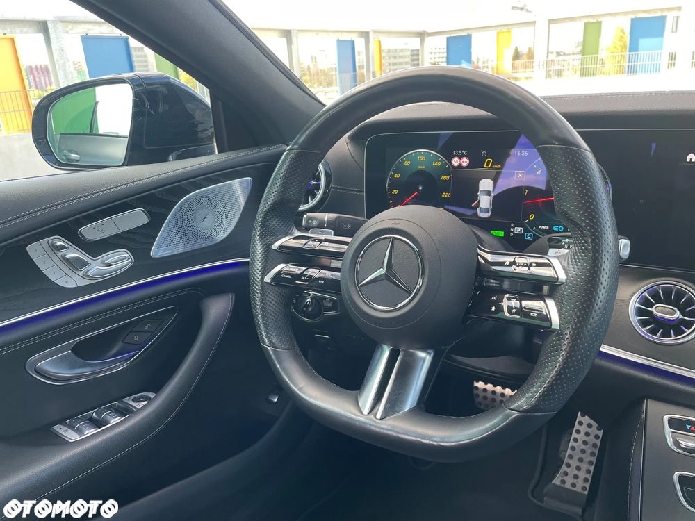 Mercedes-Benz CLS 300 d 4Matic 9G-TRONIC AMG Line - 29