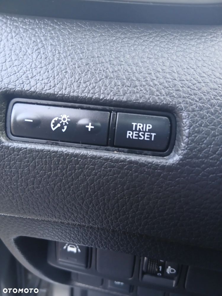 Nissan Qashqai 1.3 DIG-T N-Connecta - 18