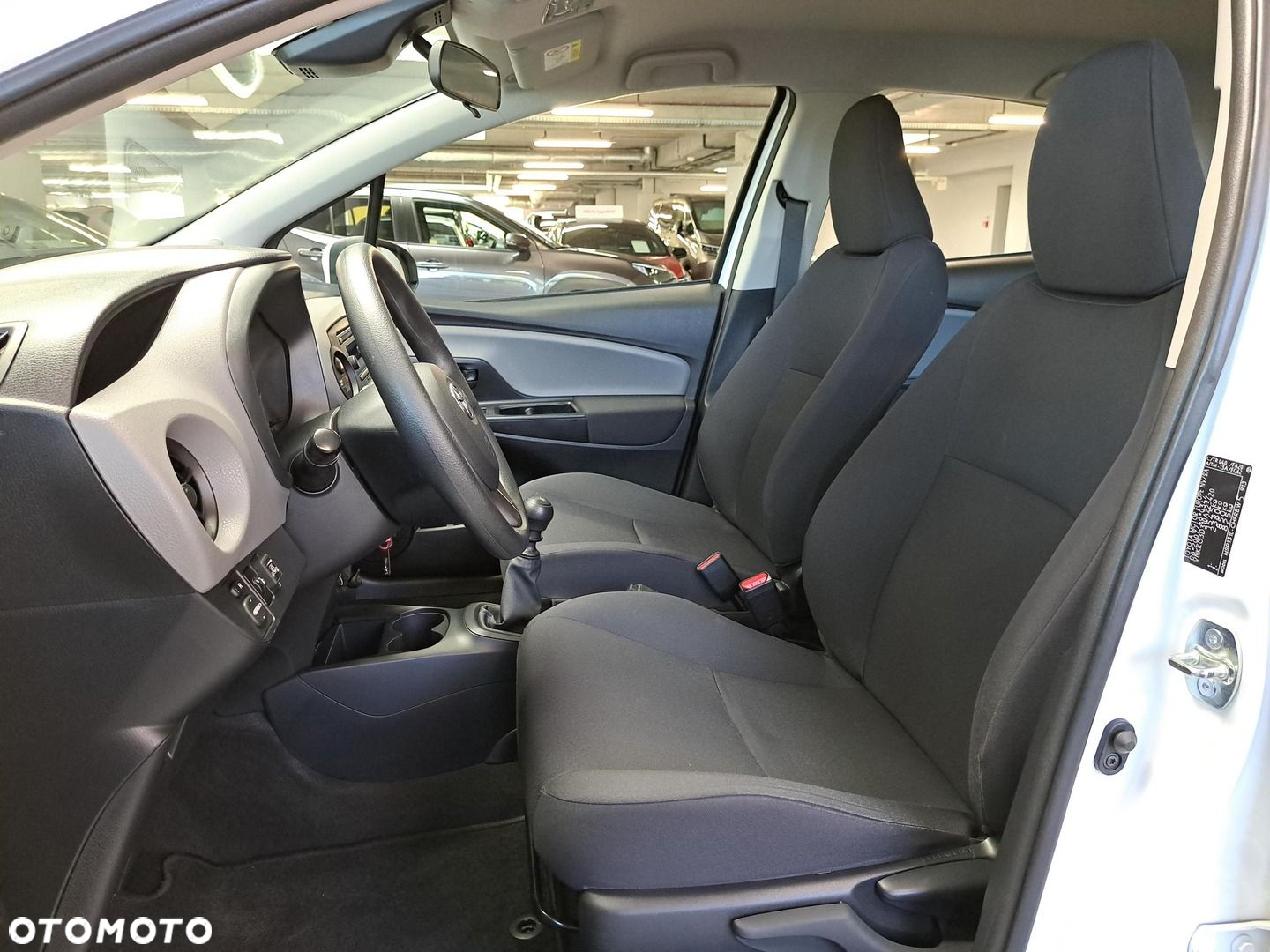 Toyota Yaris - 10