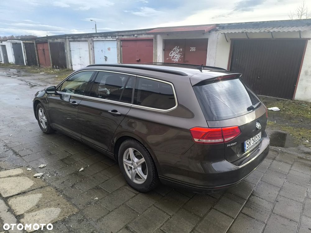 Volkswagen Passat 1.6 TDI (BlueMotion Technology) DSG Comfortline - 4