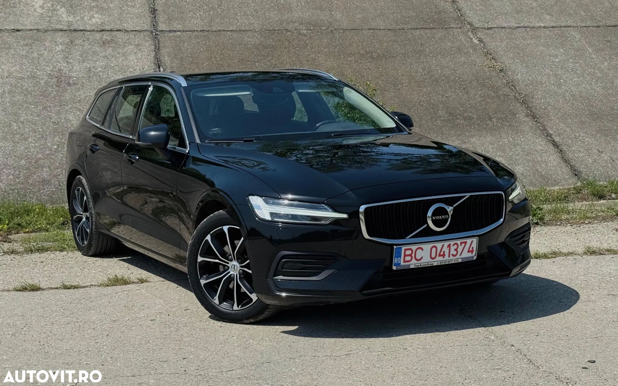 Volvo V60 D4 Geartronic Momentum Pro - 1