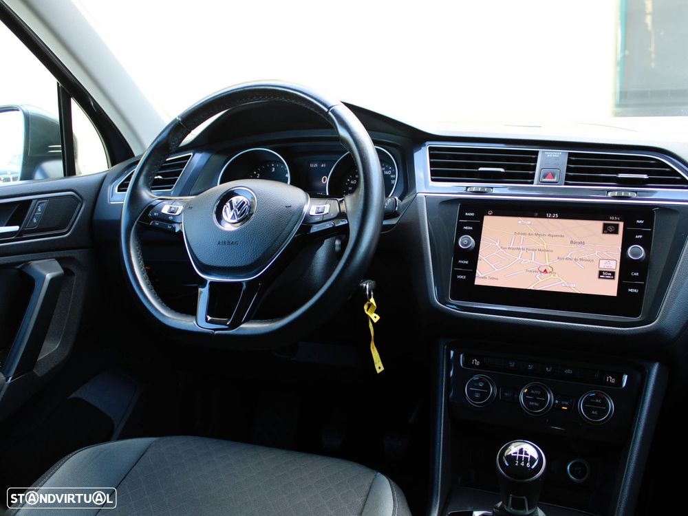 VW Tiguan 2.0 TDI Confortline - 23