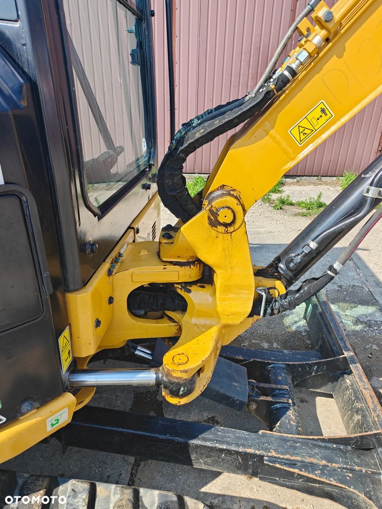 Caterpillar 302.7 - 26