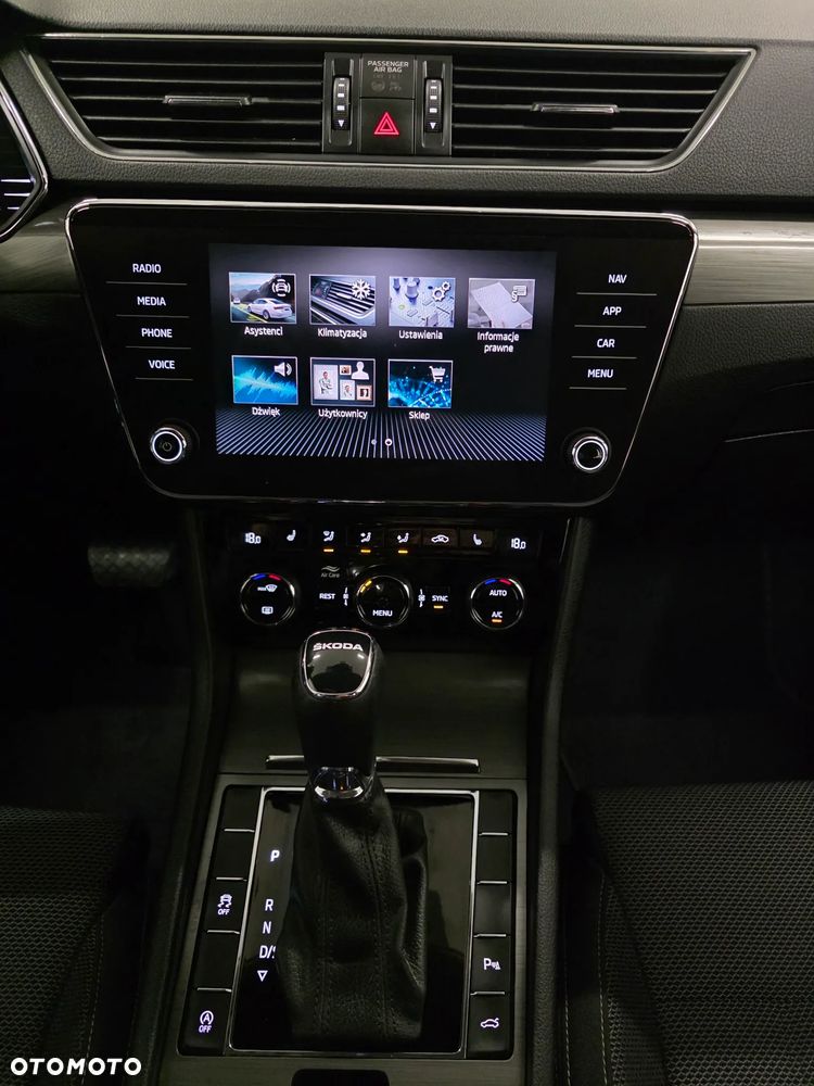 Skoda Superb 2.0 TDI SCR Style DSG - 14