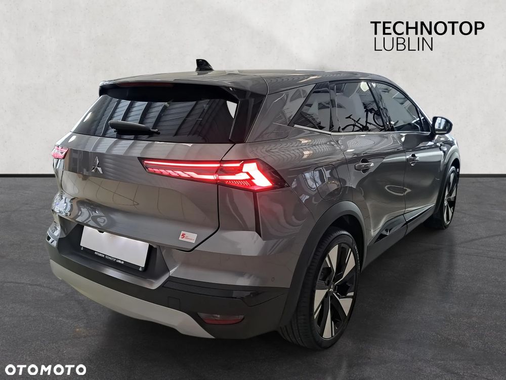 Mitsubishi Grandis 2026 photo 2