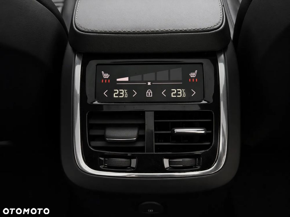 Volvo XC 90 T8 AWD Plug-In Hybrid R-Design 7os - 15