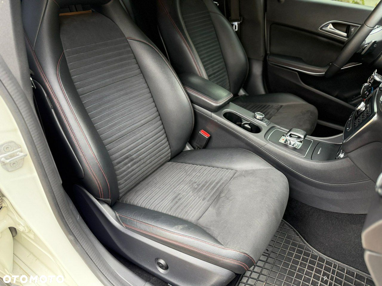 Mercedes-Benz CLA 45 AMG 4-Matic - 10