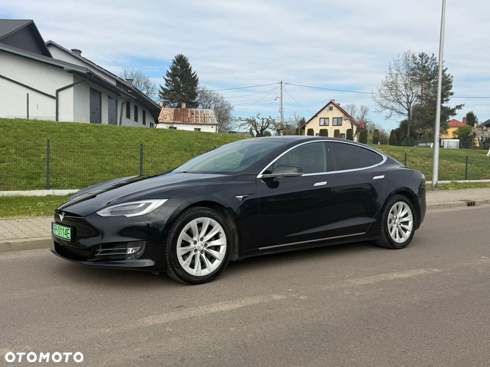 Tesla Model S - 15