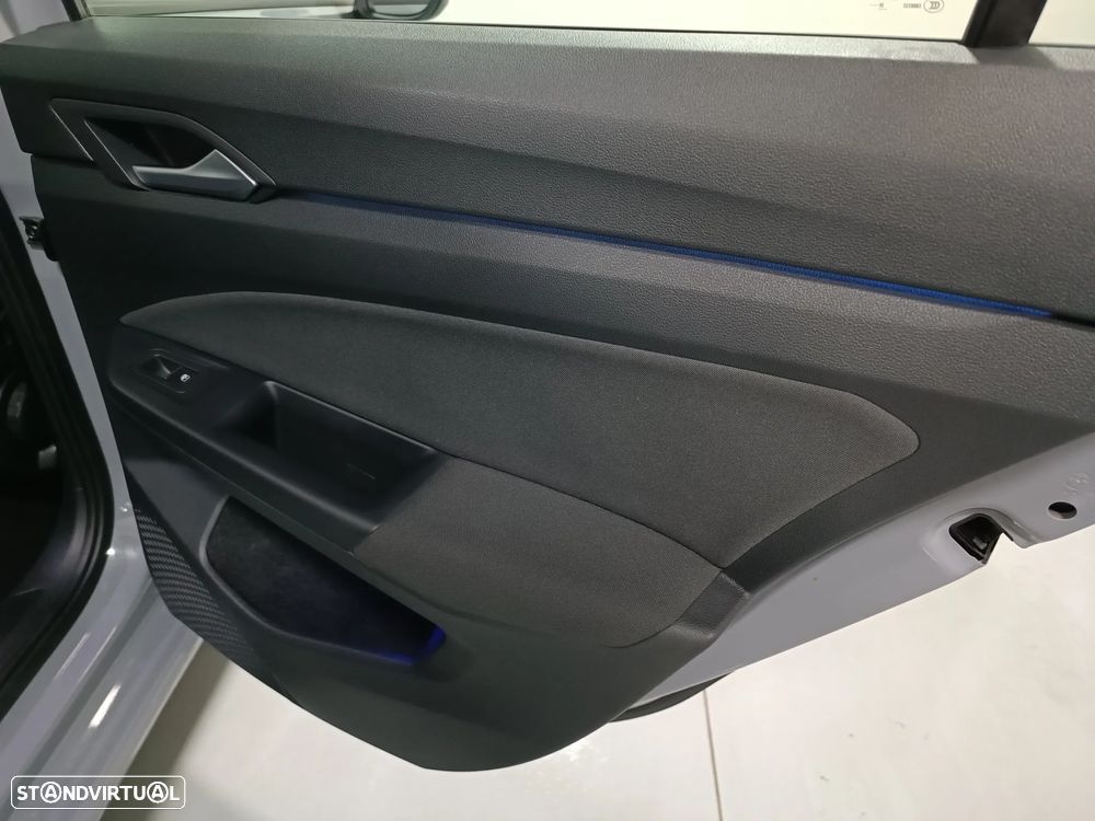 VW Golf 1.0 TSI Trendline Pack - 29