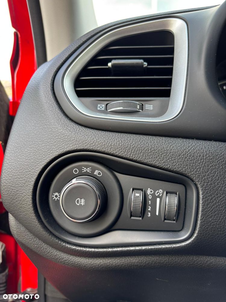 Jeep Renegade 1.0 GSE T3 Turbo Sport FWD S&S - 13