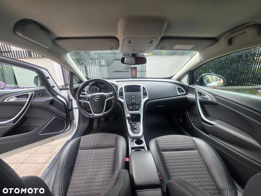 Opel Astra GTC 1.4 Turbo - 5