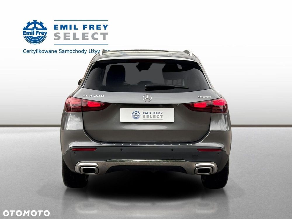 Mercedes-Benz GLA - 6