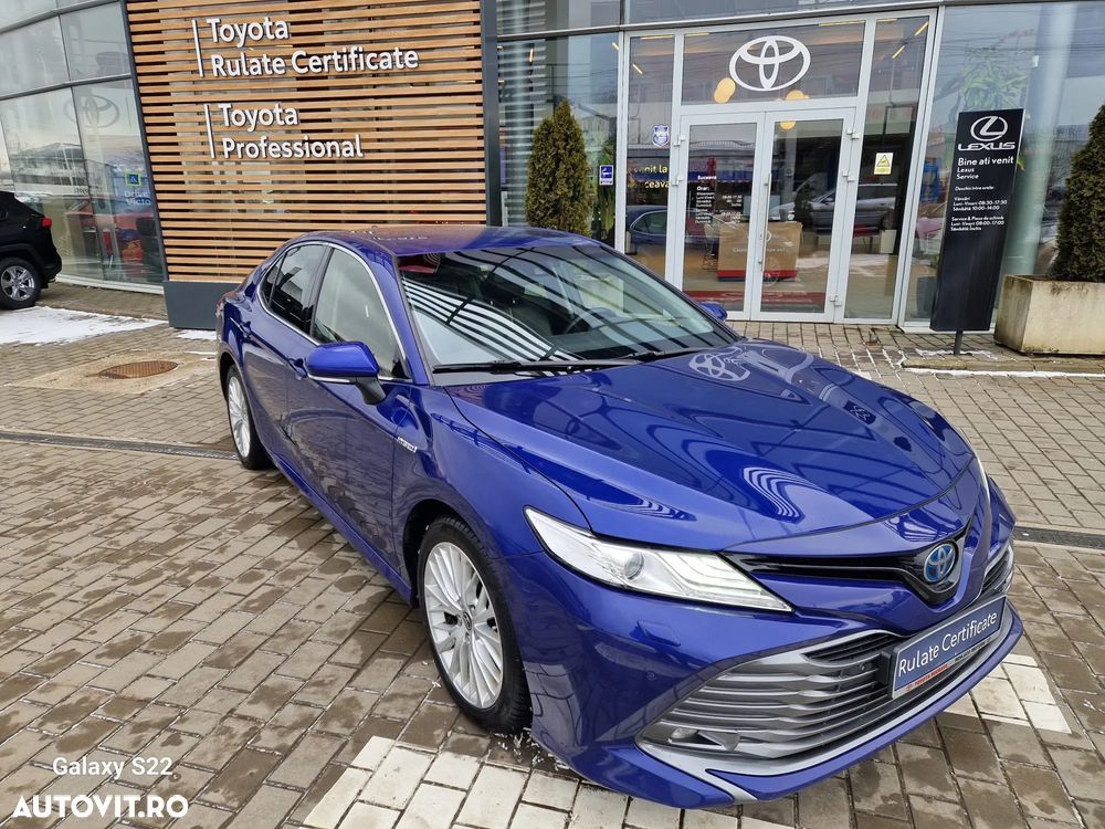 Toyota Camry - 1