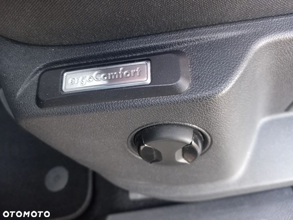 Volkswagen Caddy Maxi 2.0 TDI Comfortline 4Motion - 21