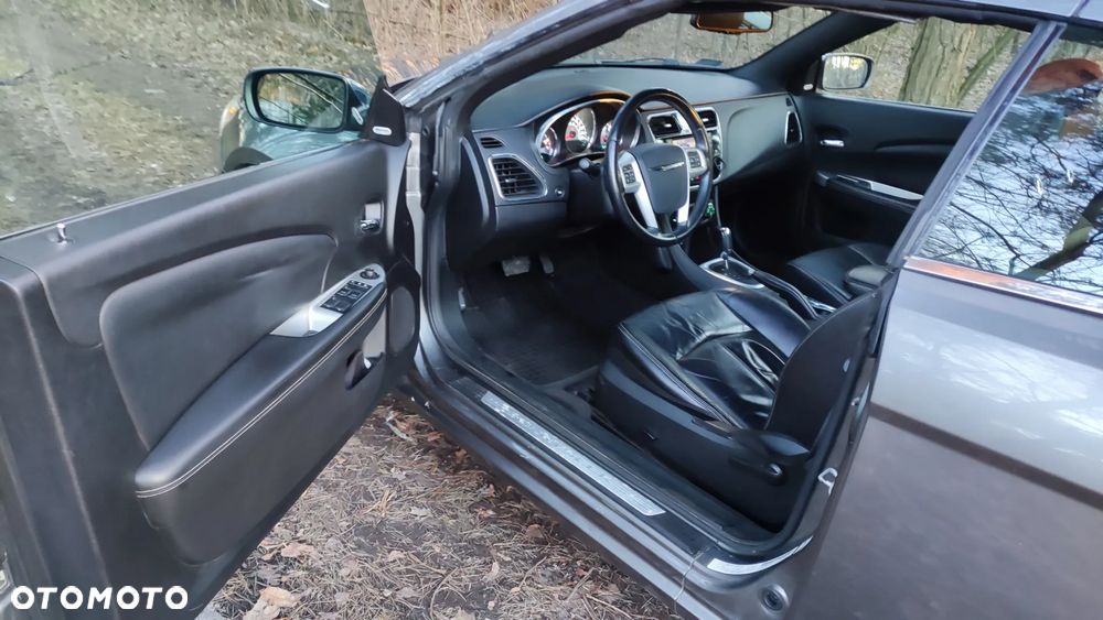 Chrysler 200 - 28
