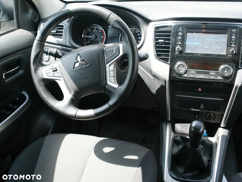 Mitsubishi L200 - 24
