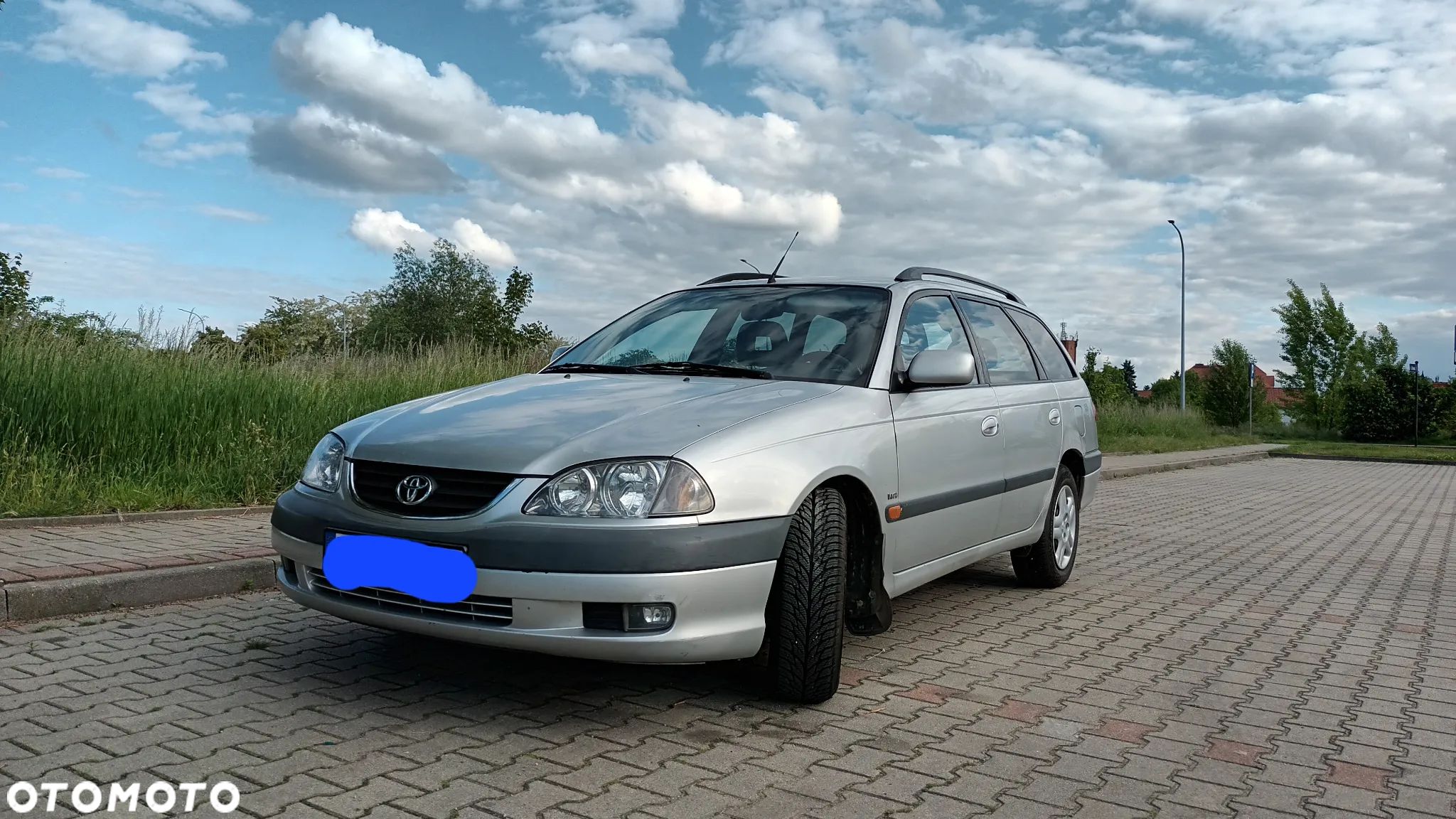 Toyota Avensis 1.8 VVT-i Terra Plus - 1