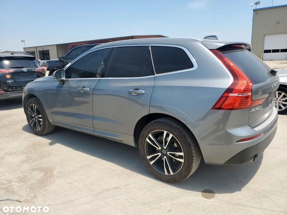 Volvo XC 60 T5 AWD Momentum - 3