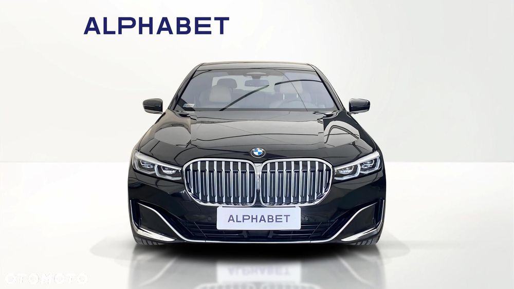 BMW Seria 7 730d xDrive mHEV - 8