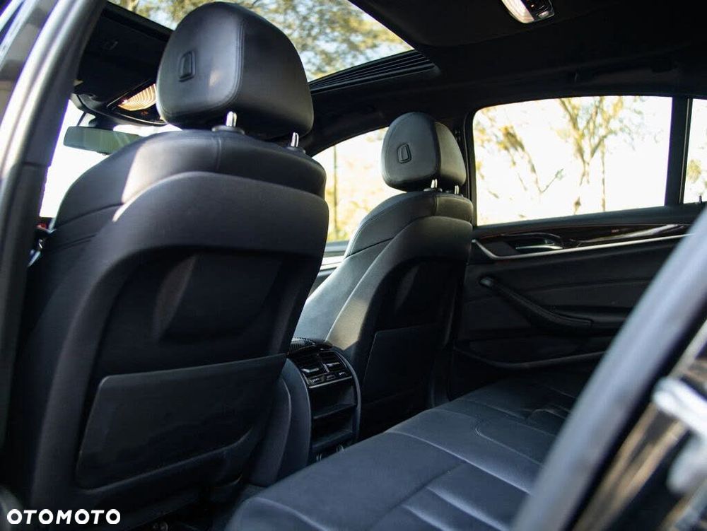 BMW Seria 5 530i xDrive Luxury Line sport - 28