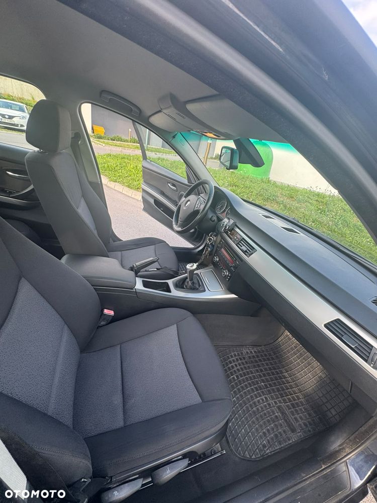 BMW Seria 3 318d - 8
