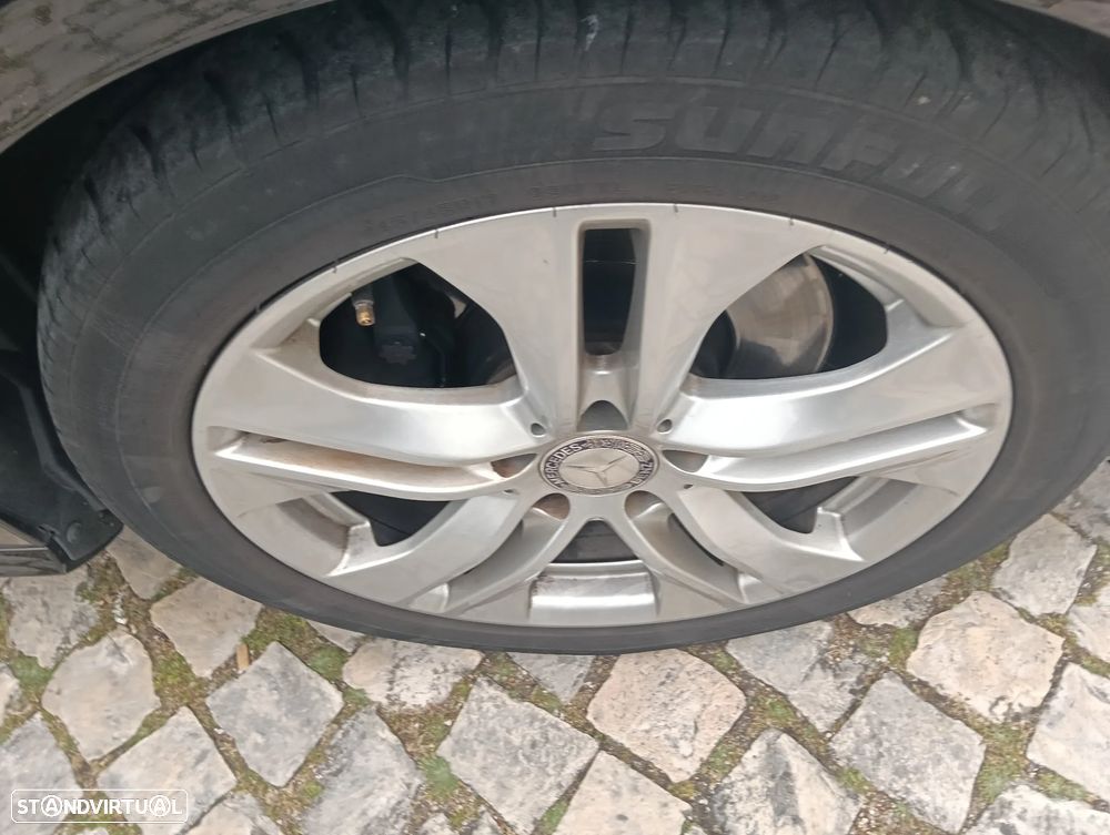Mercedes-Benz E 250 CDI DPF BlueEFFICIENCY 7G-TRONIC Avantgarde - 10