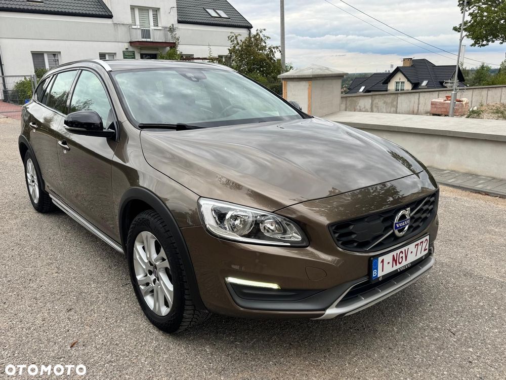 Volvo V60 Cross Country D3 Drive-E Momentum - 1
