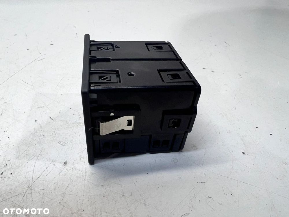 GNIAZDO PORT USB AUX AUDI A6 C7 4G0035736 - 4