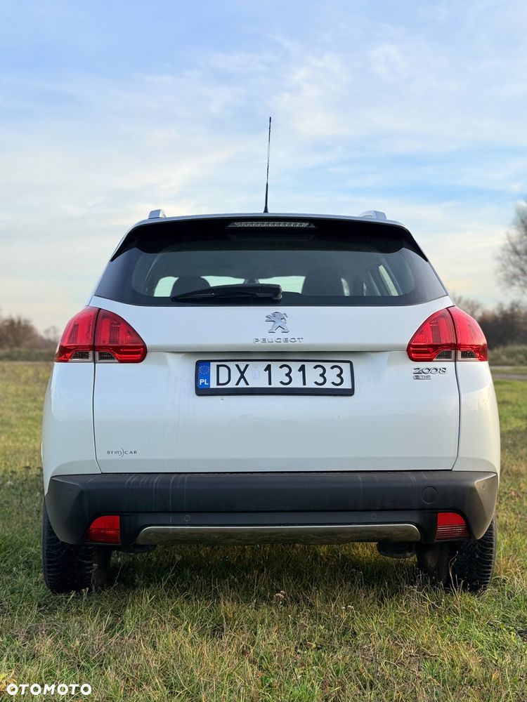 Peugeot 2008 1.2 Pure Tech Allure S&S - 5