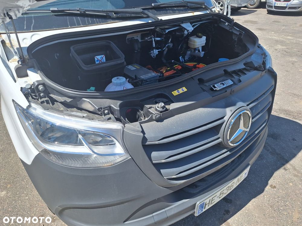 Mercedes-Benz Sprinter - 33
