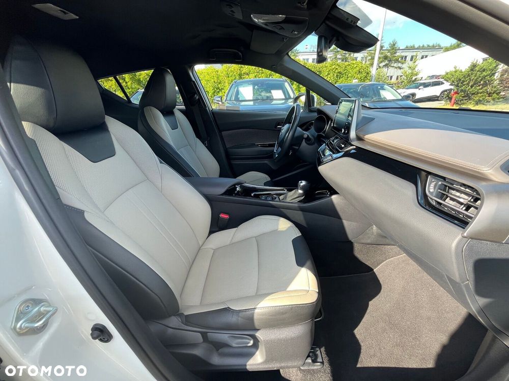 Toyota C-HR 2.0 Hybrid Executive - 31
