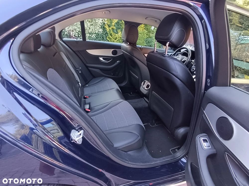 Mercedes-Benz Klasa C 180 7G-TRONIC Exclusive - 28