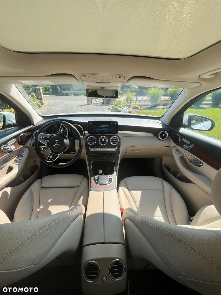 Mercedes-Benz GLC 300 4Matic 9G-TRONIC Exclusive - 24