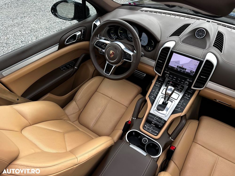 Porsche Cayenne S E-Hybrid Platinum Edition - 26