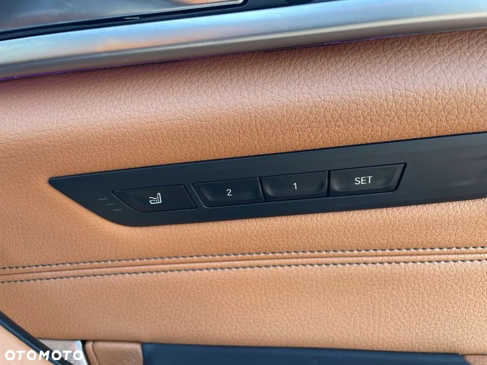 BMW Seria 5 520d M Sport Edition - 9