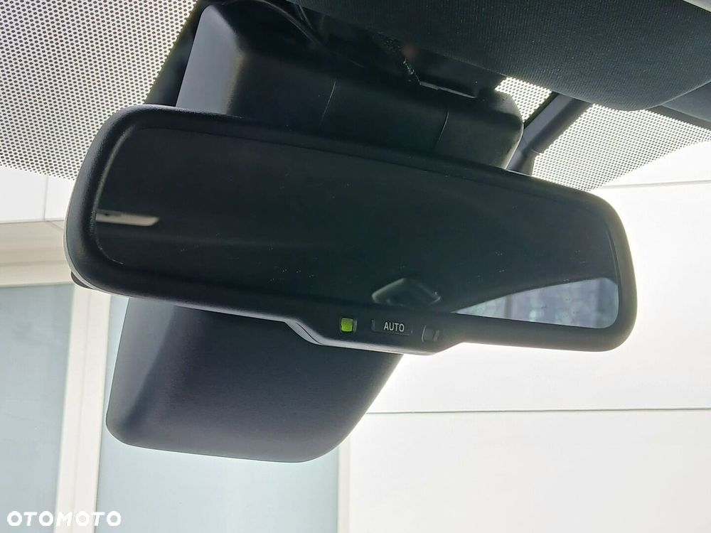 Toyota RAV4 Hybrid Premium 4x2 - 26