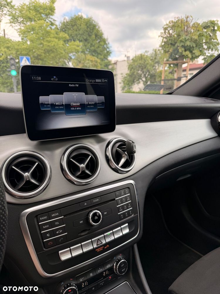 Mercedes-Benz GLA 200 7G-DCT AMG Line - 16