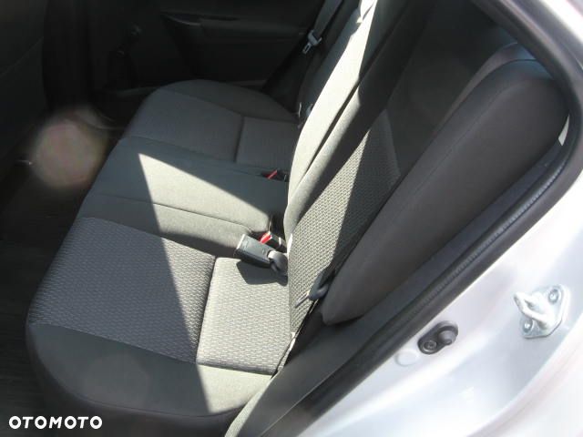 Toyota Corolla 1.4 D-4D Active EU6 - 15