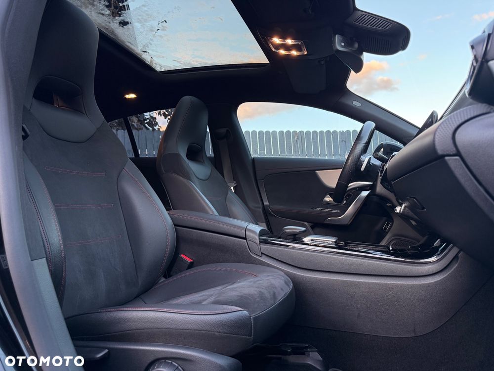Mercedes-Benz CLA 250 e 8G-DCT AMG Line - 12