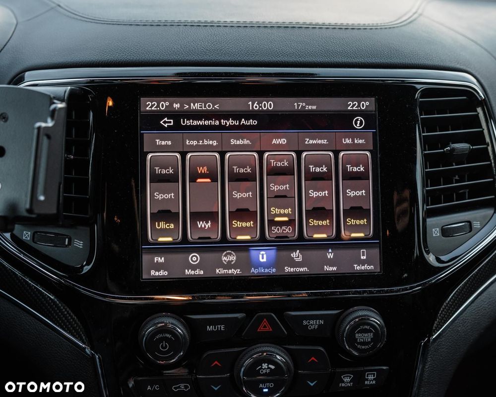 Jeep Grand Cherokee - 18