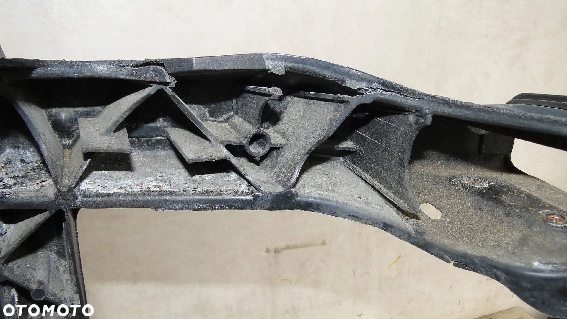 BMW 1 E87 E88 E82 E81 PAS PRZEDNI WZMOCNIENIE CZOŁOWE 2.0D - 16