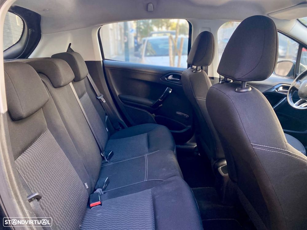 Peugeot 208 1.6 BlueHDi Allure - 19