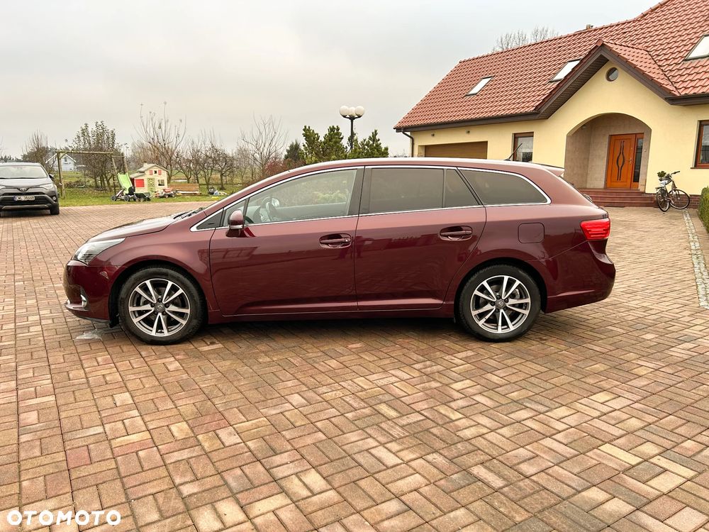 Toyota Avensis 1.8 Sol NAVI - 22