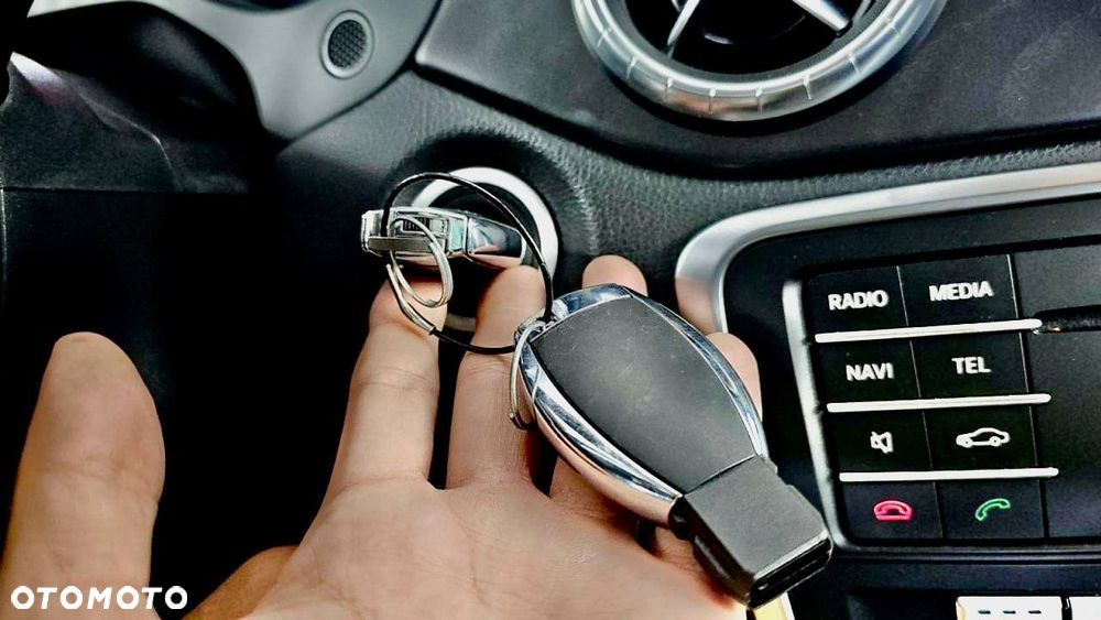 Mercedes-Benz CLA 250 4-Matic AMG Line - 16