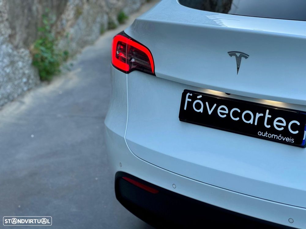 Tesla Model Y Long Range Dual Motor AWD - 9