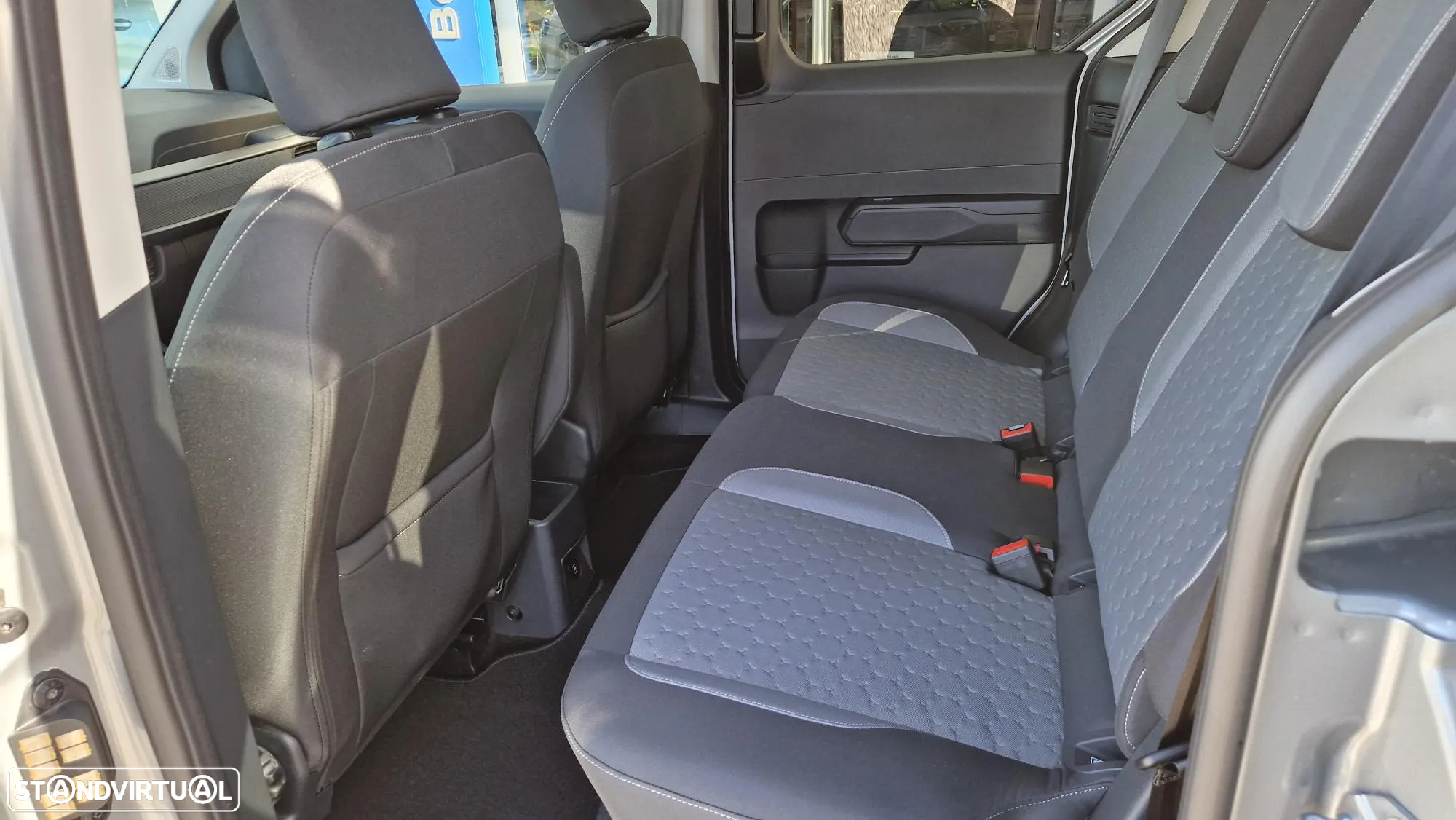 Ford Tourneo Courier 1.0 EcoBoost Titanium - 14