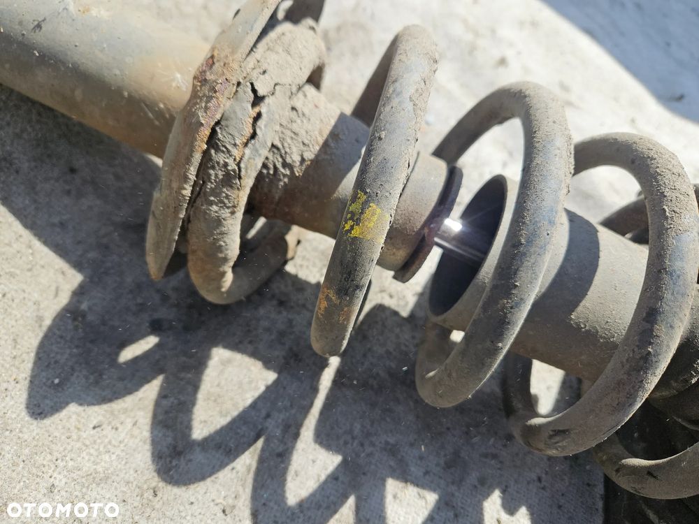 Amortyzator McPherson sprężyna lewy prawy przód Audi A6 C5 1,9 TDI 1999r sedan - 2